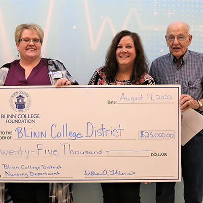 Bill Thienes gifts $25,000 for Blinn College District nursing programs to introduce virtual-reality training